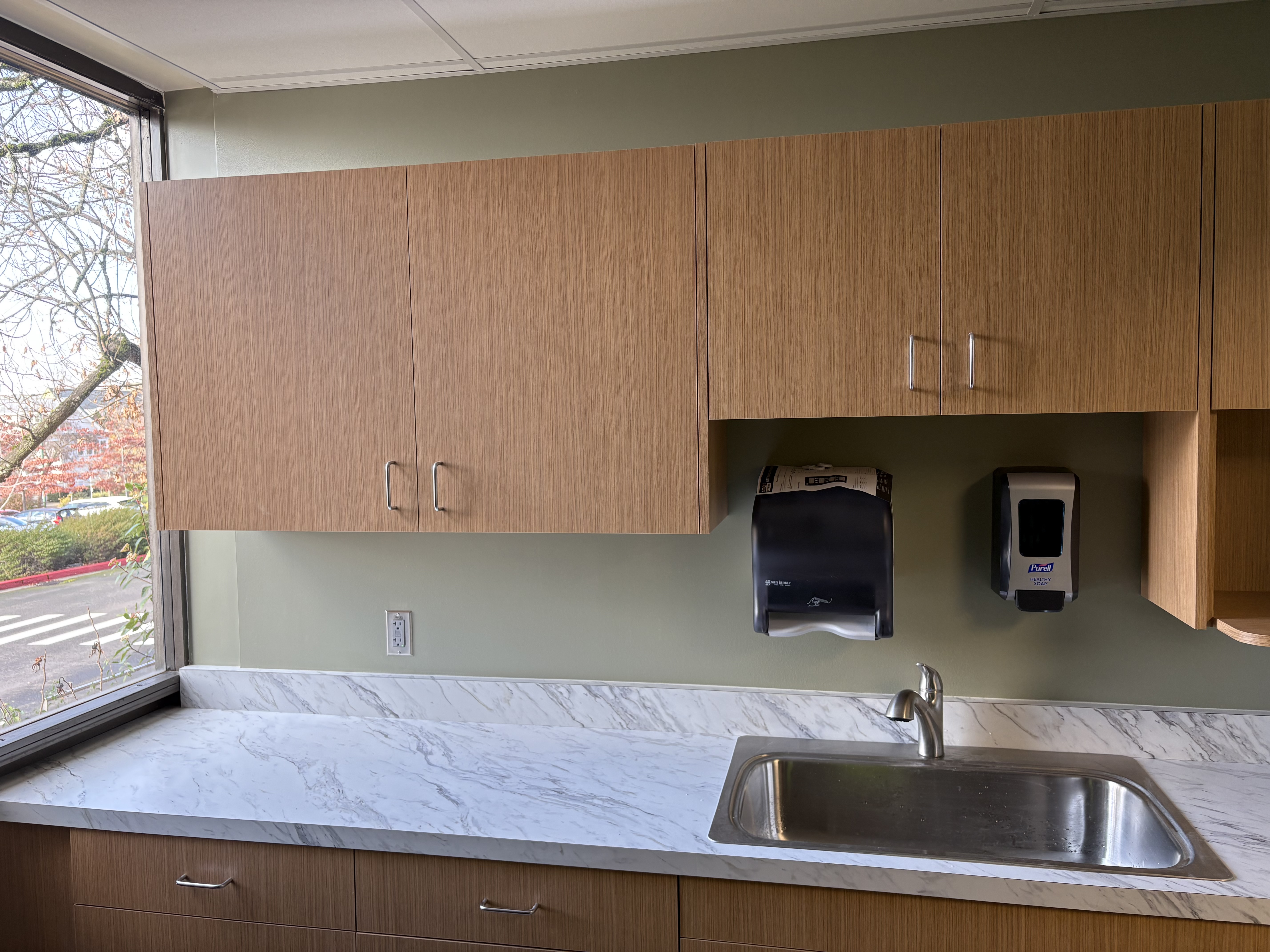 UO Clinical Services 105, photo 1